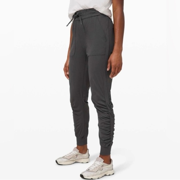 Lululemon Beyond The Studio Jogger In Graphite Grey Size 4 - Picture 1 of 12